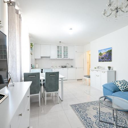 Two Bedroom Apartment With A Balcony Relja Задар Екстериор снимка