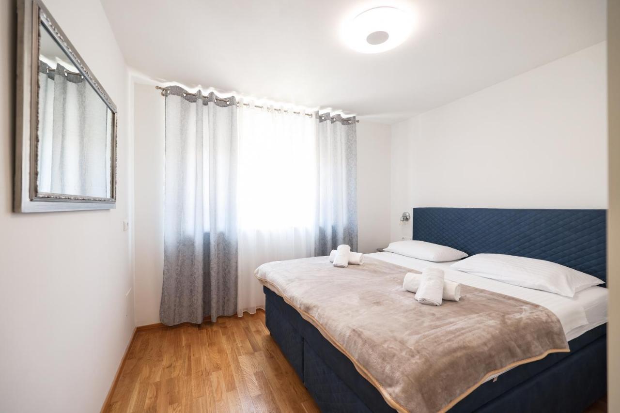 Two Bedroom Apartment With A Balcony Relja Задар Екстериор снимка