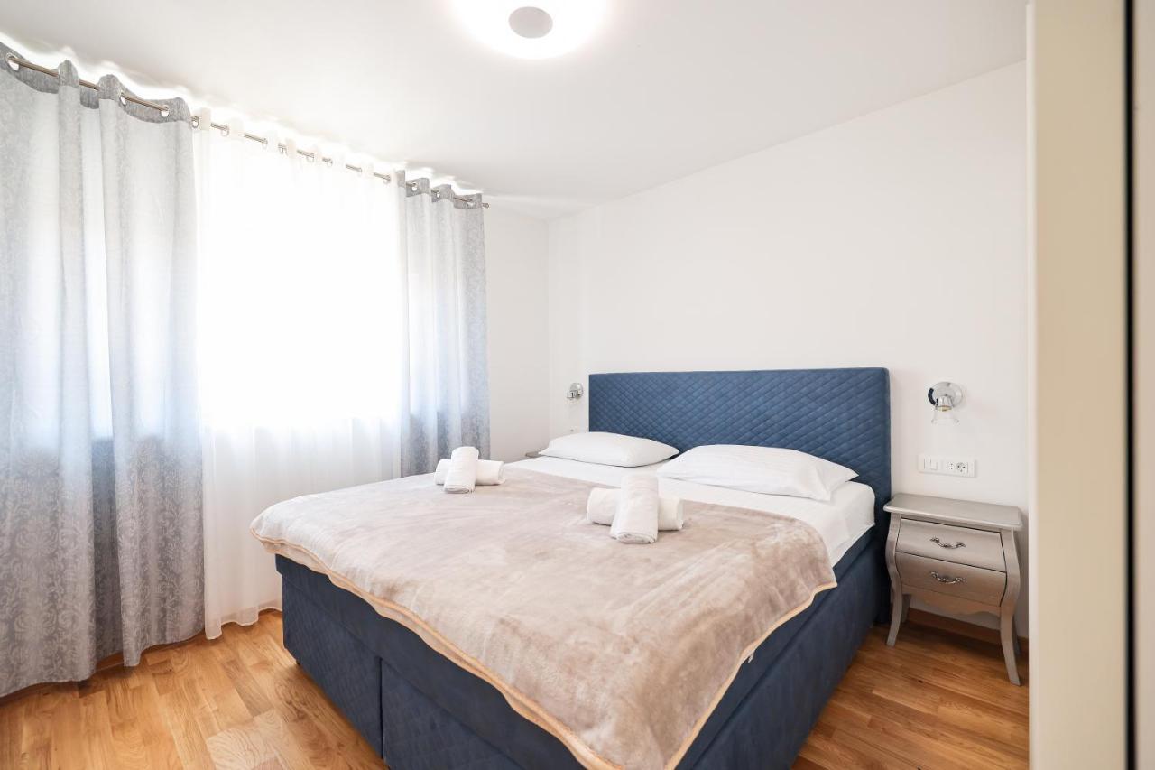 Two Bedroom Apartment With A Balcony Relja Задар Екстериор снимка