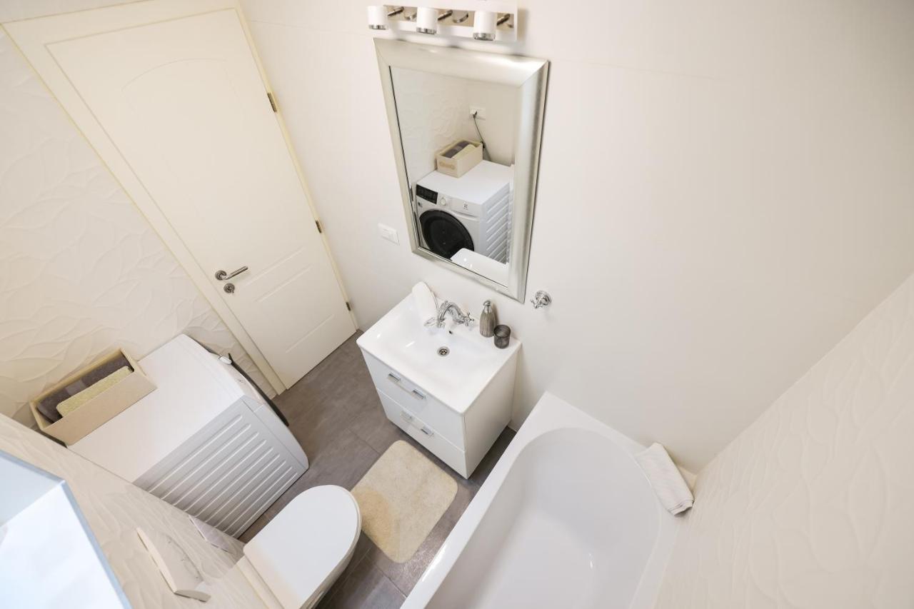 Two Bedroom Apartment With A Balcony Relja Задар Екстериор снимка