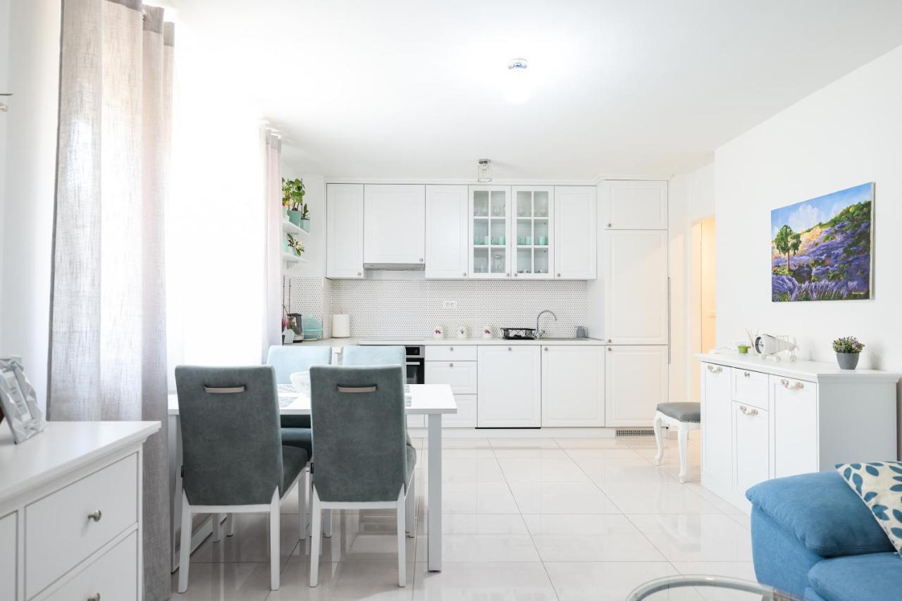 Two Bedroom Apartment With A Balcony Relja Задар Екстериор снимка
