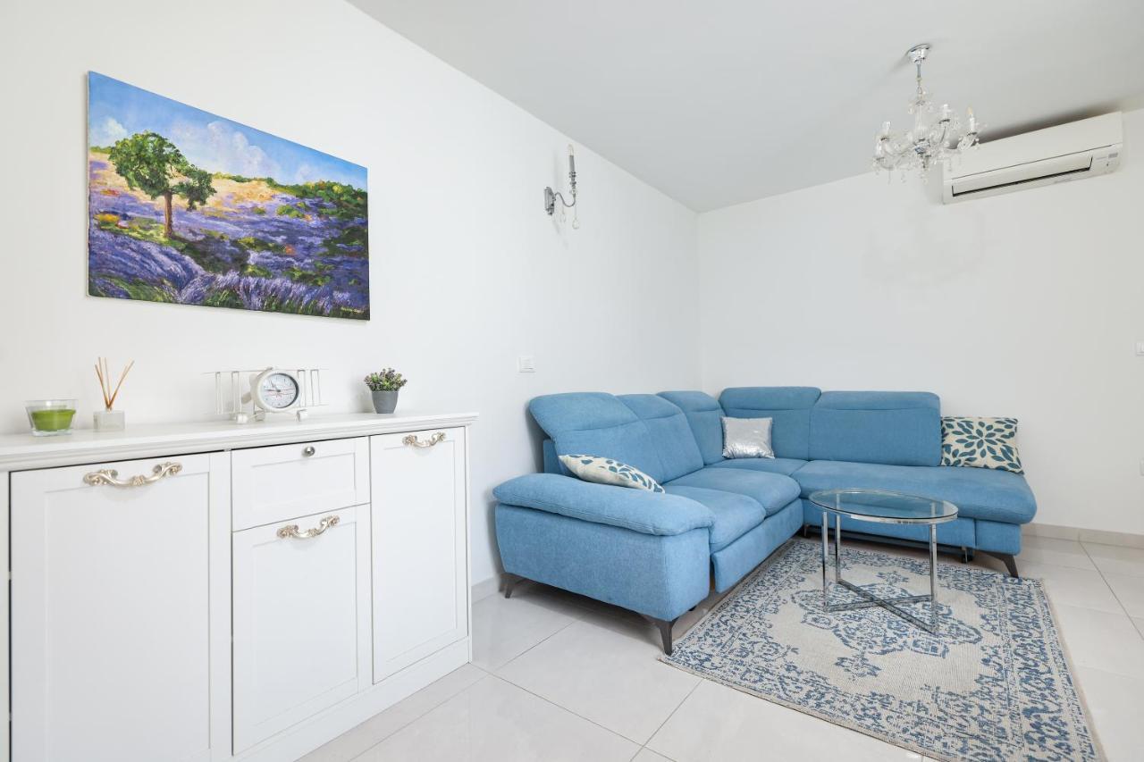 Two Bedroom Apartment With A Balcony Relja Задар Екстериор снимка
